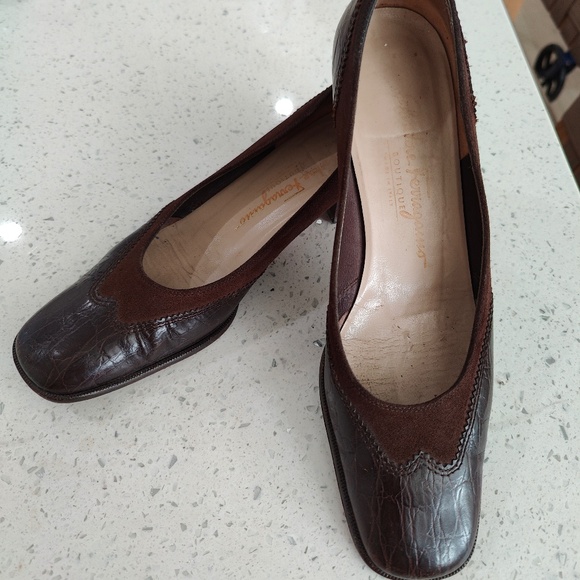 Salvatore Ferragamo 'embossed' Brown Leather Suede Pumps EU37 - Picture 2 of 6